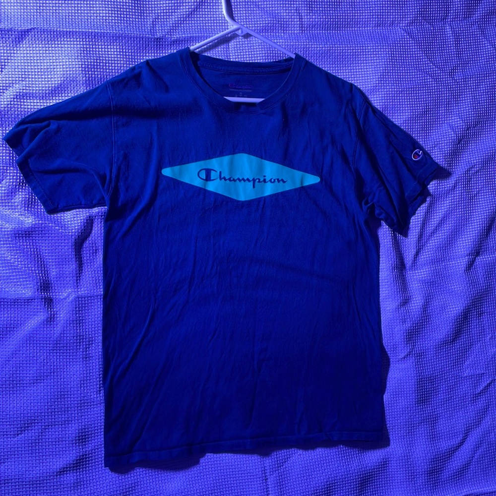 Green champions t shirt medium